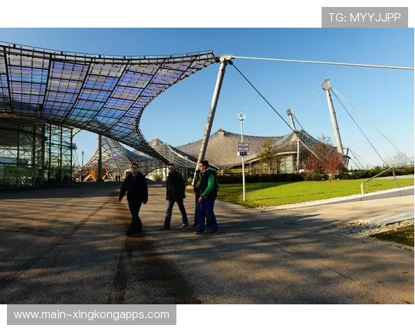 詹姆斯赛后举办读书会与粉丝互动,文化影响力扩大 詹姆斯赛后举办读书会与粉丝互动,文化影响力扩大